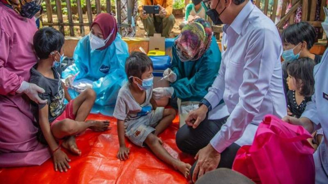 Vaksinasi anak di Bogor