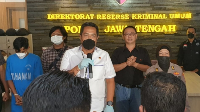 Polisi saat merilis kasus perampokan petshop di Karanganyar, Jawa Tengah.