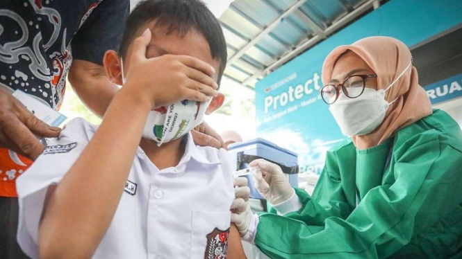 Vaksinasi COVID-19 untuk anak usia6-11 tahun di Kota Bandung, Jabar.