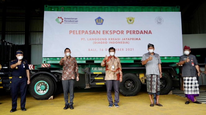 Pelepasan ekspor perdana minuman beralkohol dari Tabanan, Bali.