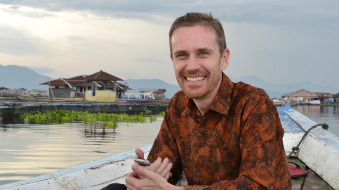 Derek Brotherson mengajarkan Injil selama 10 tahun penugasannya sebagai misionaris di Asia Tenggara. (Supplied: Derek Brotherson)