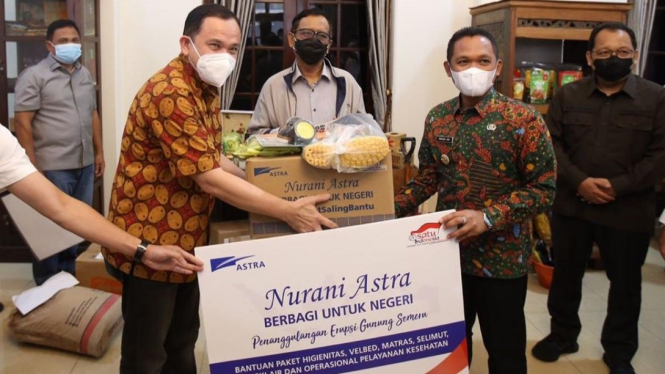 Nurani Astra Berbagi untuk Negeri salurkan bantuan untuk korban erupsi Semeru. 