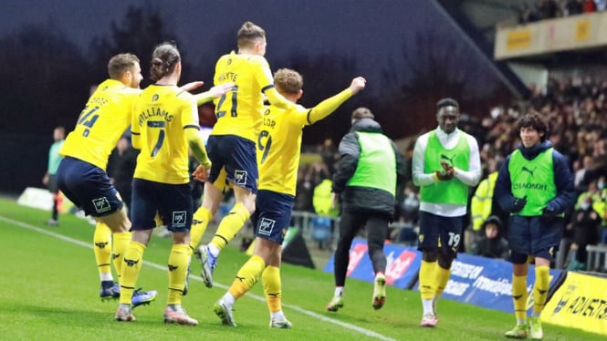 Perayaan gol Oxford United