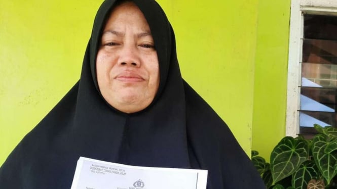 Istri sopir taksi online yang menjadi tersangka kasus tanah di Cakung.