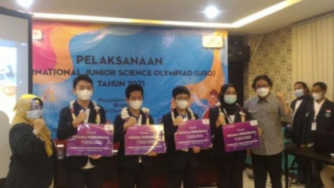 Siswa SD Riau raih medali di Olimpiade Matematika Dubai