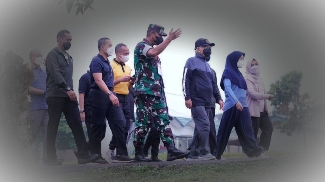 VIVA Militer: Kiai Maruf dan Pangdam II Sriwijaya di Cimeng, Lampung.
