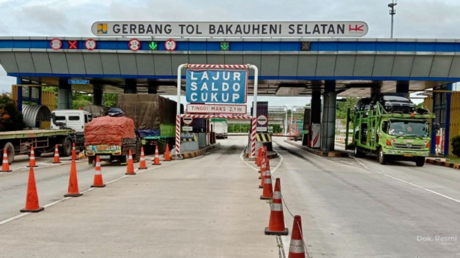 Gerbang tol Bakauheni Selatan di Jalan Tol Trans Sumatera.