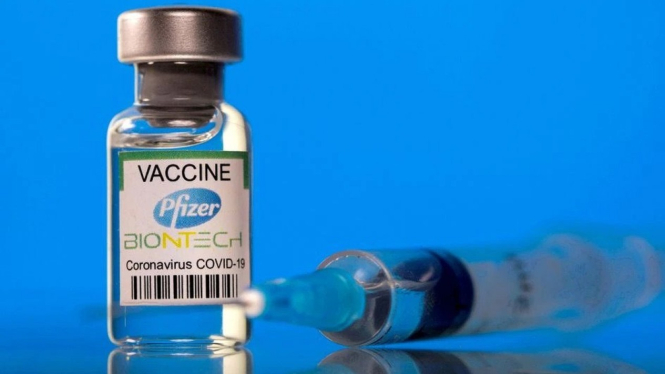 Vaksin Covid-19 hasil produksi Pfizer dan BioNTech. Sumber: Reuters (2021)