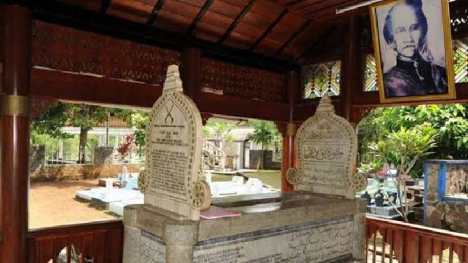 Makam pahlawan nasional asal Aceh Cut Nyak Dhien, di Sumedang, Jawa Barat.