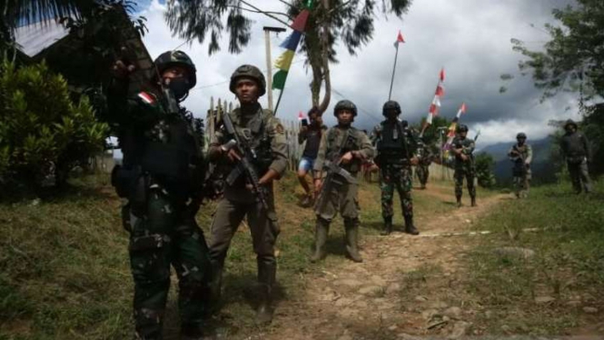 Satgas Madago Raya melakukan penyisiran dan pemburuan sisa DPO alias buronan kelompok militan Mujahidin Indonesia Timur (MIT) Poso di wilayah operasi Madago Raya, Kabupaten Sigi, Sulawesi Tengah.