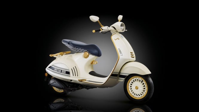 Vespa 946 Christian Dior edisi 2021.