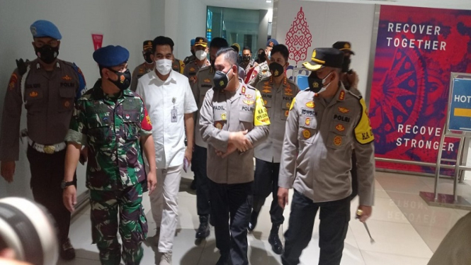 Kapolda Metro Jaya Inspektur Jenderal Fadil Imran saat mengecek Bandara Soetta