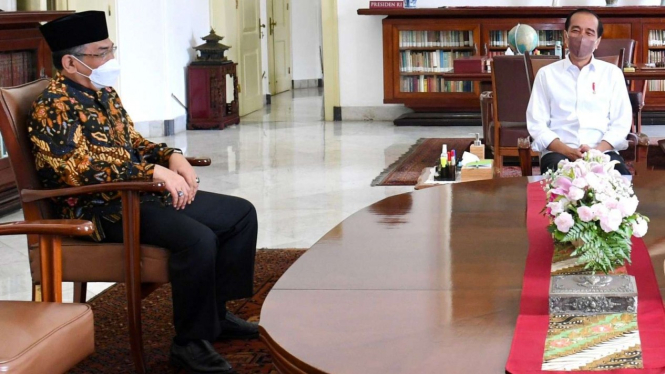 Ketua Umum PBNU yang baru Yahya Staquf menemui Presiden Jokowi di Istana Bogor.