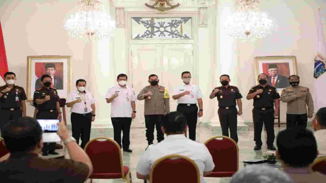 Gubernur DKI Jakarta bersama Kapolda Metro dan Kejaksaan Tinggi DKI