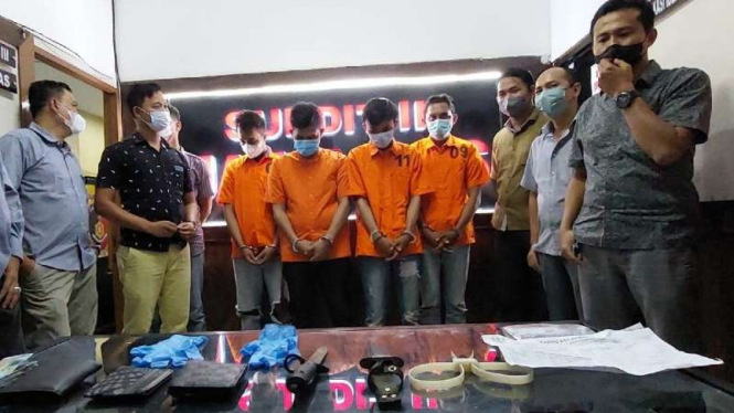 4 polisi gadungan lakukan penganiayaan ditangkap polisi