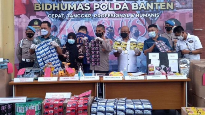 Polisi Ungkap Pabrik Sampo Palsu di Tangerang