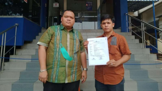 Kuasa hukum JS, korban pencabulan, melaporkan pelaku ke Polda Metro Jaya.