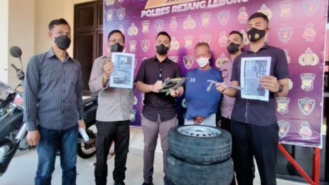 Tersangka pelaku pencurian ban mobil ambulans di Bengkulu