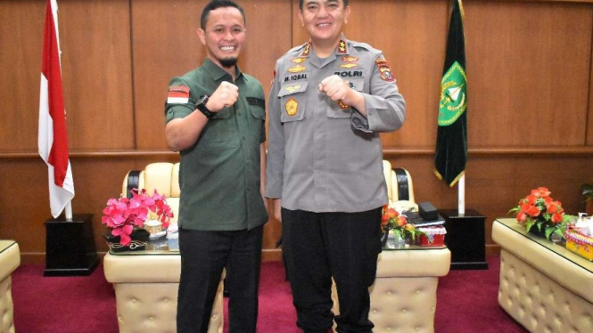 Ketua DPD Demokrat Riau bersama Kapolda Riau.