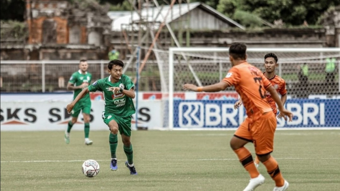 Pertandingan PSS Sleman vs Persiraja. 