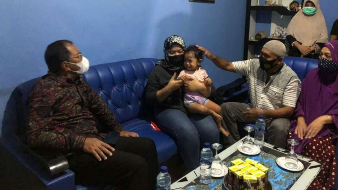 Wali Kota Makassar berkunjung ke rumah warganya yang disandera pemberontak Yaman