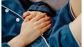 Nyeri Saat Menstruasi? Yuk Kenali Apa Saja Penyebabnya!