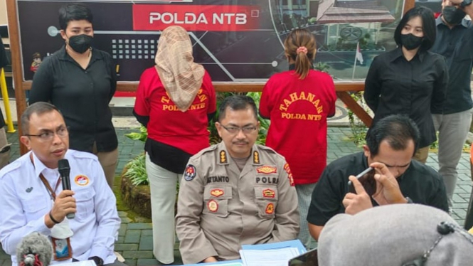 Dua Ibu Rumah Tangga agen penyalur PMI ditangkap Polda NTB.