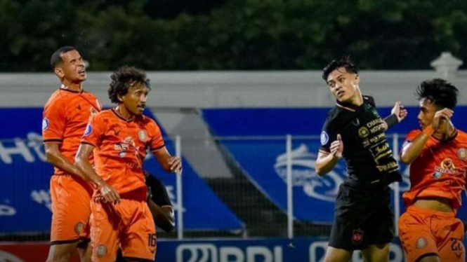 Duel Persiraja Banda Aceh vs PSIS Semarang.