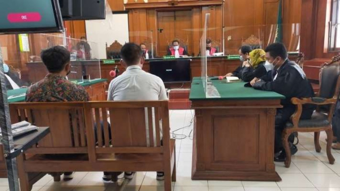 Sidang kasus penganiyaan jurnalis Tempo di Pengadilan Negeri Surabaya, Jawa Timur, Rabu, 12 Januari 2022.