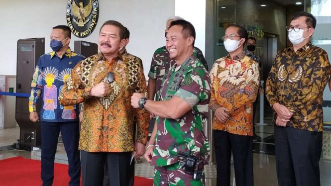 Panglima TNI Jenderal Andika Perkasa bertemu Jaksa Agung 