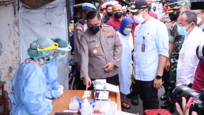 Kapolda Metro Irjen Fadil Imran datangi Krukut, Jakarta Barat.