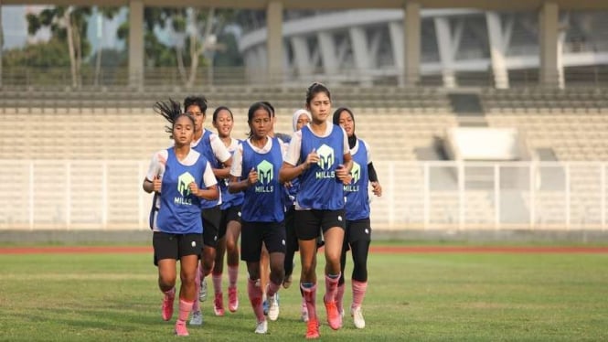 Timnas Wanita Indonesia melakukan latihan