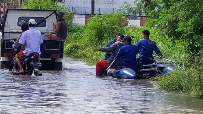 Banjir di Kampung Sungai Turi, Pakuhaji, Kabupaten Tangerang.