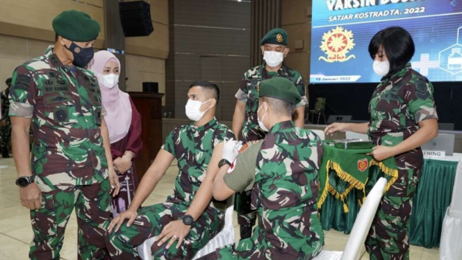 VIVA Militer: Kaskostrad tinjau gelaran vaksinasi Booster COVID-19 di Makostrad 