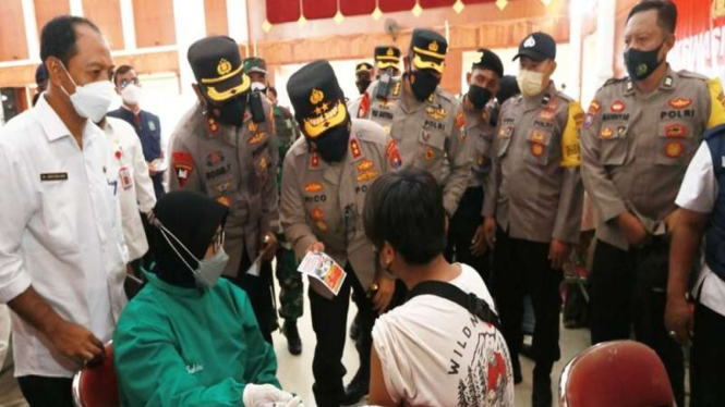 Vaksinasi serentak di Pamekasan, Jawa Timur