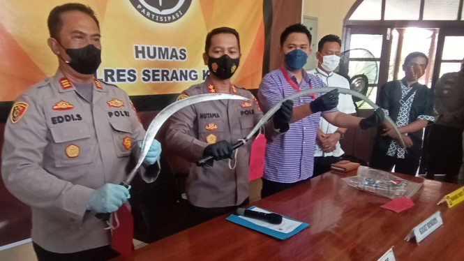 Senjata Tajam Diamankan Polisi Dalam Tawuran SMP di Serang Banten