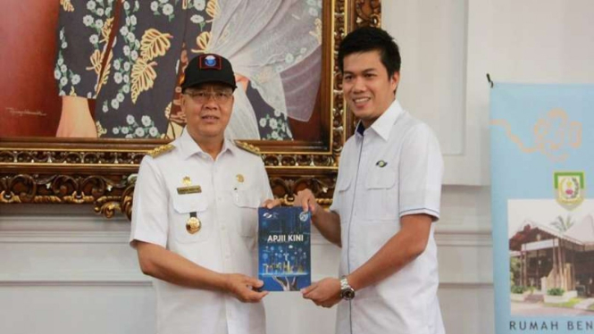 Gubernur Bengkulu Rohidin Mersyah dan Ketua Umum APJII, Muhammad Arif