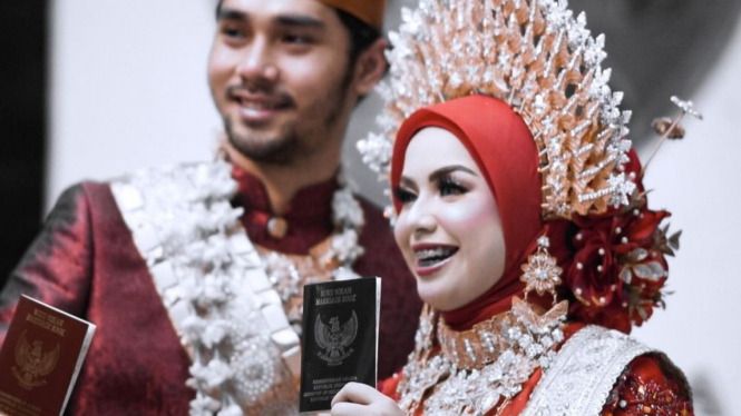 Achmad Megantara dan Sang Istri