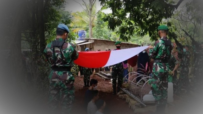 VIVA Militer: Prosesi pemakaman Serka Edwin