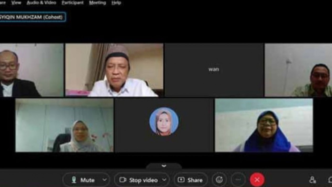 Dosen Riau Raih Doktor di Malaysia