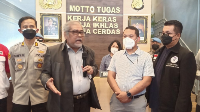 Wakapolresta Malang Kota, AKBP Deny Heryanto dan Ketua Komnas PA Arist Merdeka.