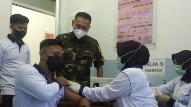 VIVA Militer: Prajurit TNI AL Lantamal III Jakarta dapatkan vaksin Booster