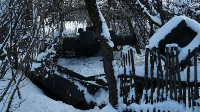 VIVA Militer: Pangkalan tank rahasia militer Ukraina di hutan Donetsk
