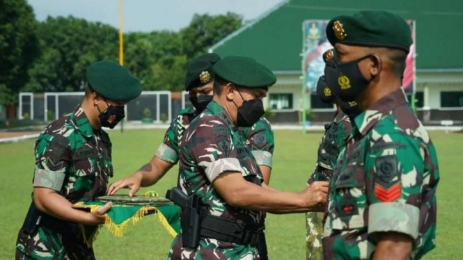 VIVA Militer: Pangdivif 2 Kostrad sematkan Pin Vira Cakti Yudha 