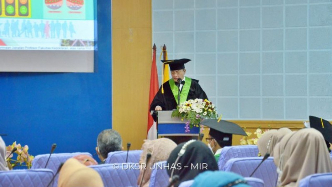 Prof Dr dr Andi Makbul Aman, SpPD sebagai Guru Besar Ilmu Penyakit Dalam