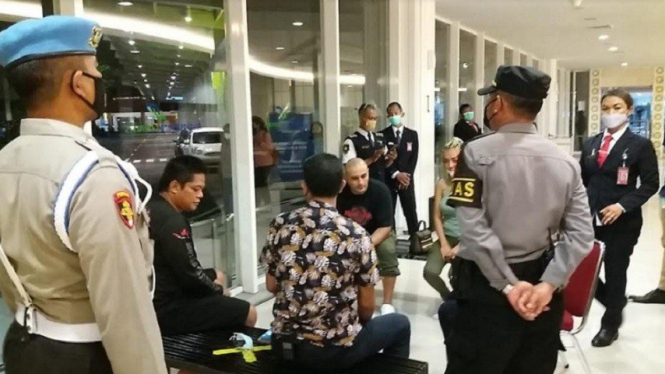 WNA Yordania dimediasi usai mengamuk dan memukul petugas di Bandara Ngurah Rai