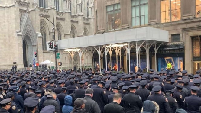 Prosesi pemakaman Jason Rivera (22), anggota NYPD yang tewas tertembak.