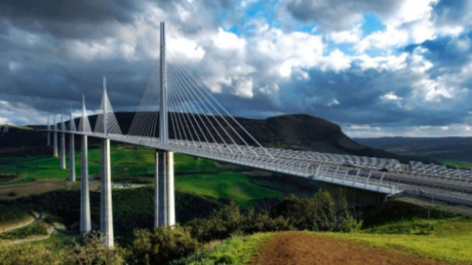 Jembatan Millau