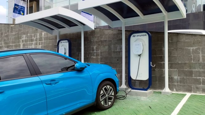Stasiun pengisian daya mobil listrik di diler Hyundai