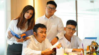 Indomusik Team Salurkan Keresahan Karyawan Soal Naik Gaji Lewat Lagu